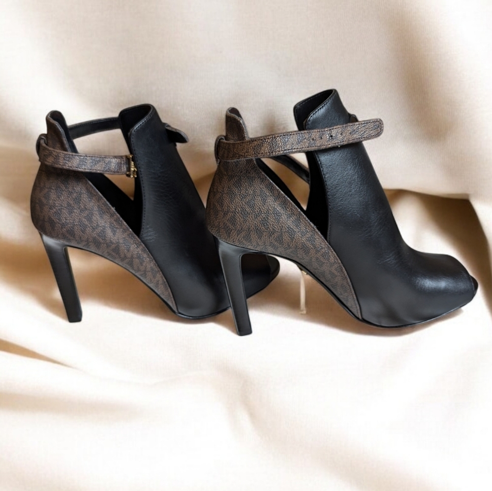 MICHAEL Michael Kors Lawson Bootie NWOT